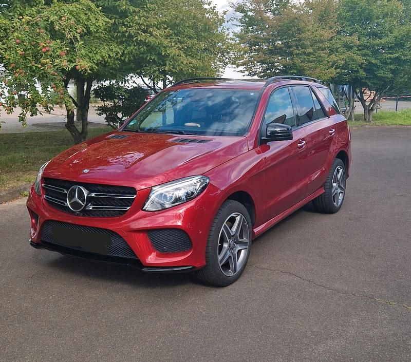 Rot Gebraucht 2017 Mercedes GLE400 AMG line SUV | 35.899 € (Fairer Preis) - Bild 1/4
