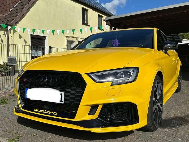 Grau Gebraucht 2020 Audi RS3 Comfort Kleinwagen | 44.990 € (Superpreis) - Bild 1/4