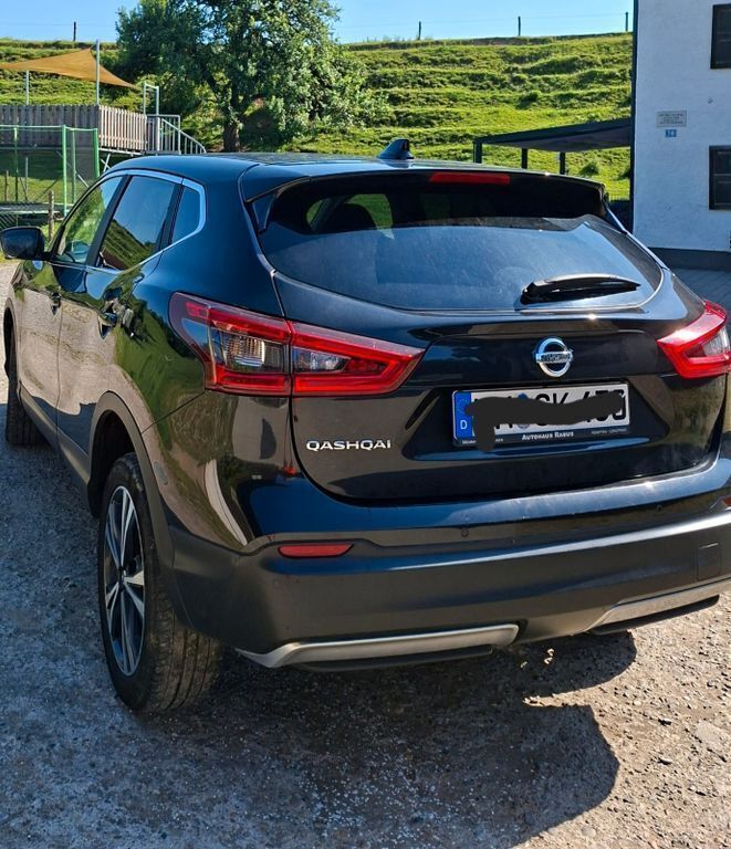 Schwarz Gebraucht 2019 Nissan Qashqai N-Connecta SUV | 17.800 € (Guter Preis) - Bild 1/4