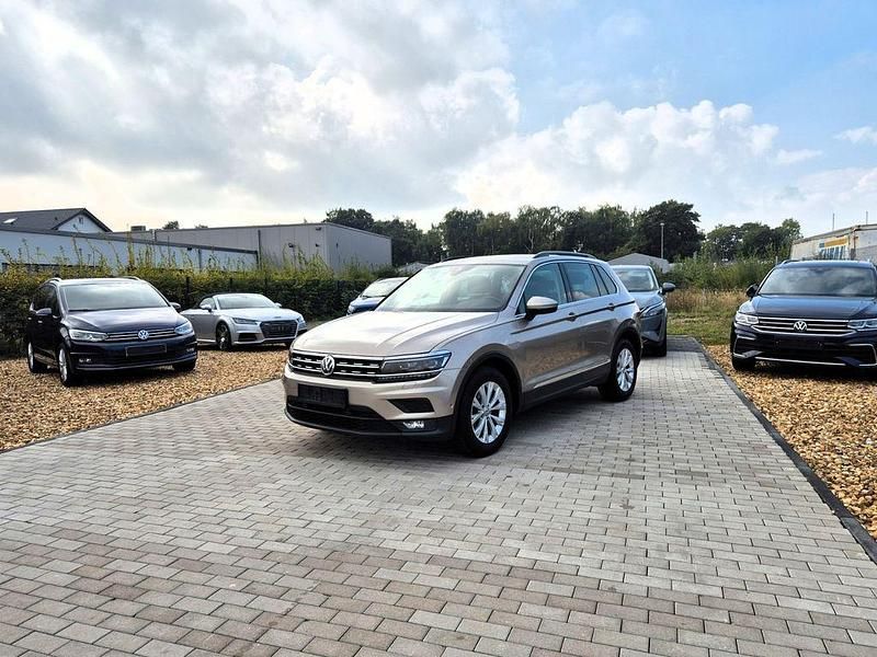 Titanium beige Gebraucht 2018 VW Tiguan SUV | 17.299 € (Superpreis) - Bild 1/4