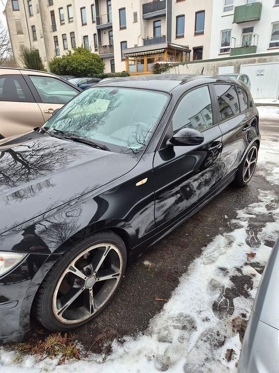 Gebraucht BMW 118 Sport Line 197 PS (144 kW) 2008 Schwarz Kleinwagen