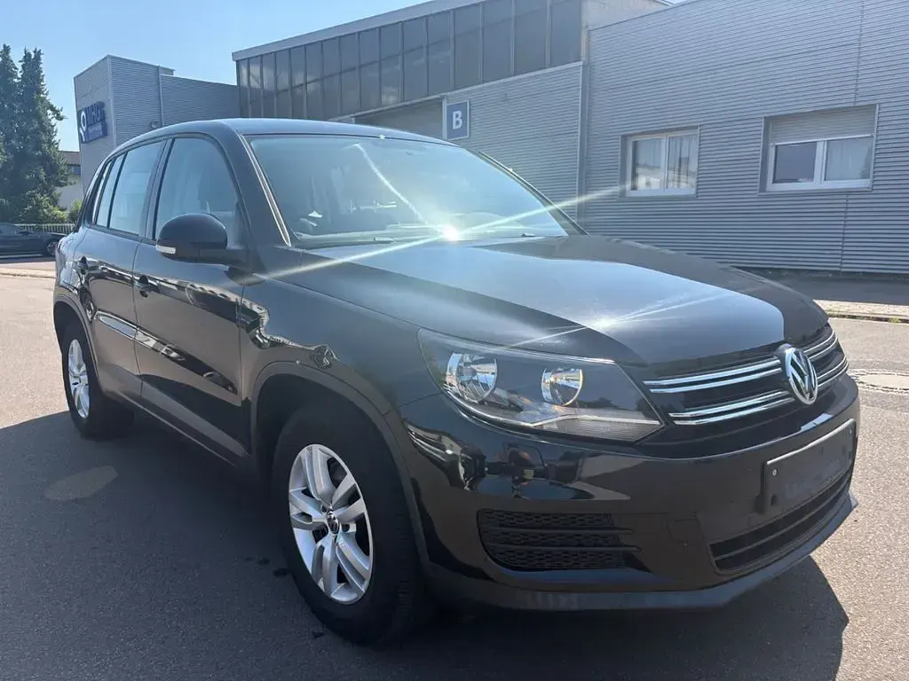 Gebraucht VW Tiguan Trendline 122 PS (89 kW) 2014 Schwarz SUV