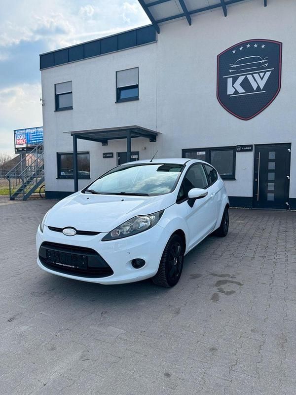 Gebraucht Ford Fiesta Trend 82 PS (60 kW) 2009 Weiß Kleinwagen