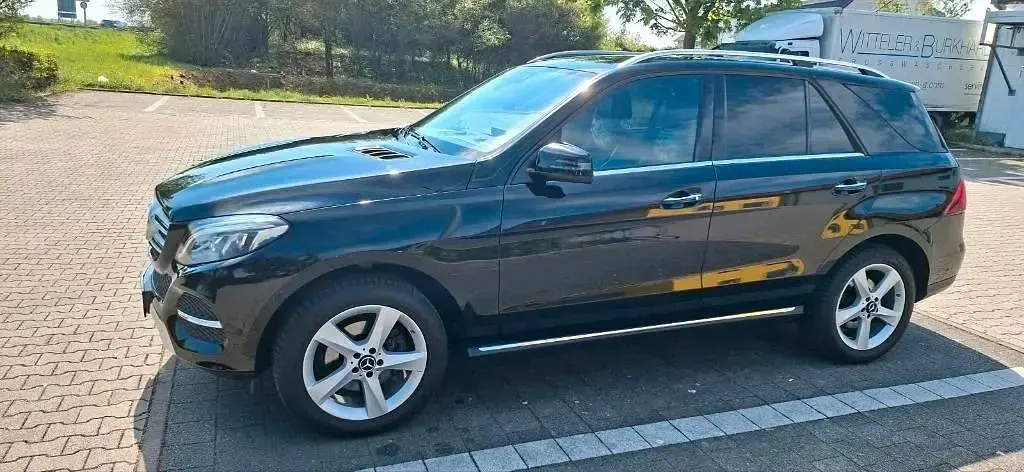 Gebraucht Mercedes GLE250 204 PS (150 kW) 2016 Schwarz SUV