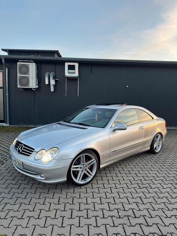 Silber Gebraucht 2003 Mercedes CLK320 Coupé | 5.399 € (Teuer) - Bild 1/4