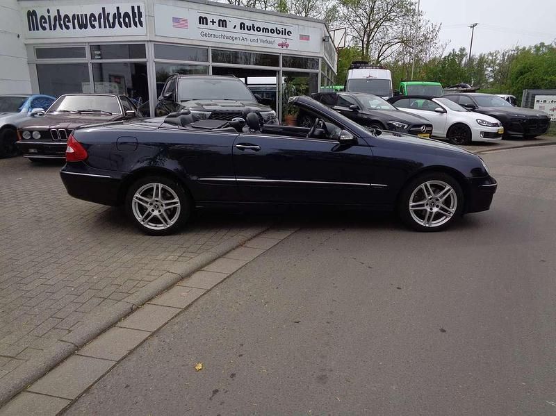 Gebraucht Mercedes CLK280 231 PS (169 kW) 2008 Chromitschwarz metalliclack Cabrio