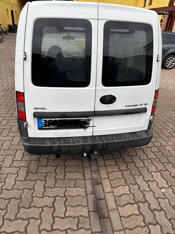 Gebraucht Opel Combo 65 PS (47 kW) 2004 Weiß Van / Kleinbus