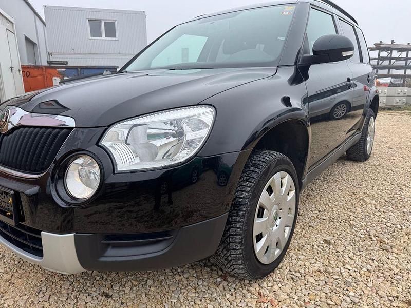 Schwarz Gebraucht 2011 Skoda Yeti SUV | 8.999 € (Fairer Preis) - Bild 1/4