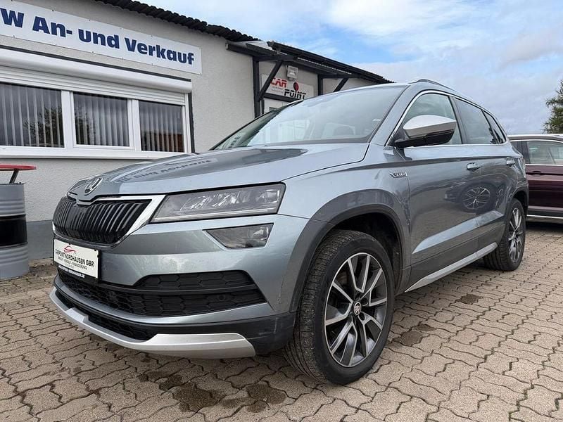 Grau Gebraucht 2021 Skoda Karoq Scout 4x4 SUV | 23.999 € (Fairer Preis) - Bild 1/4
