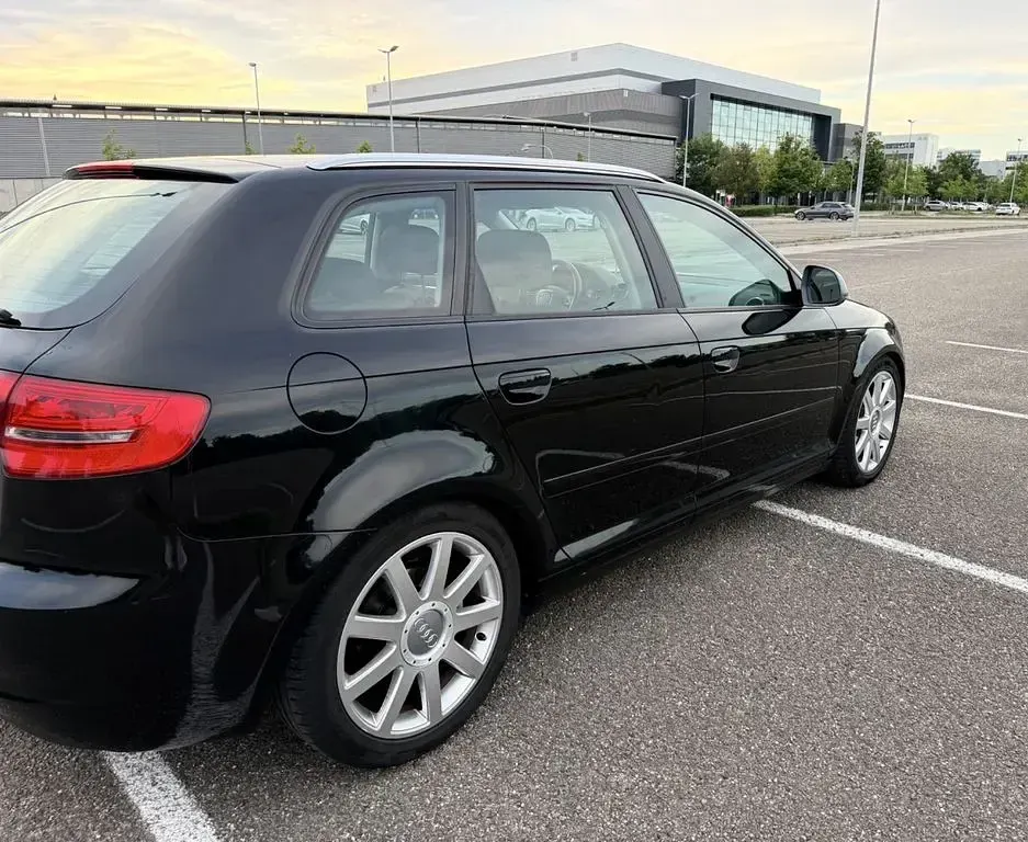 Gebraucht Audi A3 Ambition 125 PS (91 kW) 2010 Schwarz Kleinwagen