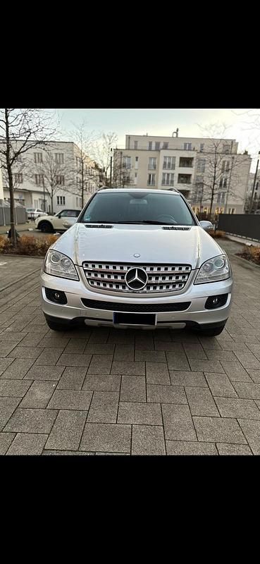 Gebraucht Mercedes ML280 190 PS (139 kW) 2006 Silber SUV