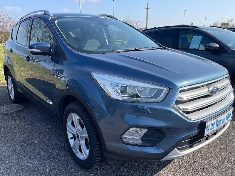 Gebraucht Ford Kuga Cool & Connect 150 PS (110 kW) 2019 Chromablau metallic (metallic) SUV