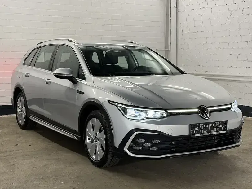 Gebraucht VW Golf Alltrack 200 PS (147 kW) 2021 Reflexsilber metallic Kombi