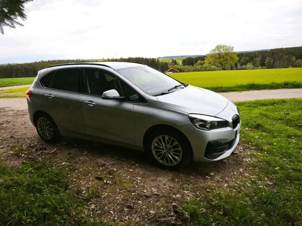 Gebraucht BMW 216 Active Tourer 116 PS (85 kW) 2018 Silber Van / Kleinbus