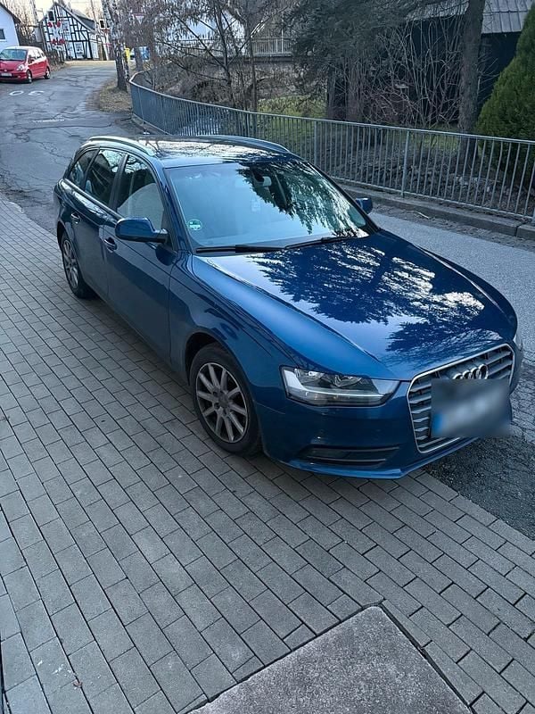Gebraucht Audi A4 140 PS (102 kW) 2013 Blau Kombi