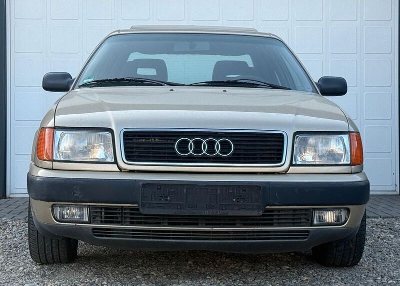 Gelb Gebraucht 1991 Audi 100 Limousine | 6.499 € - Bild 1/4