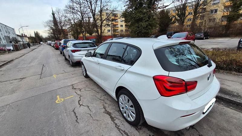 Gebraucht BMW 118 Advantage 136 PS (100 kW) 2018 Weiß Kleinwagen