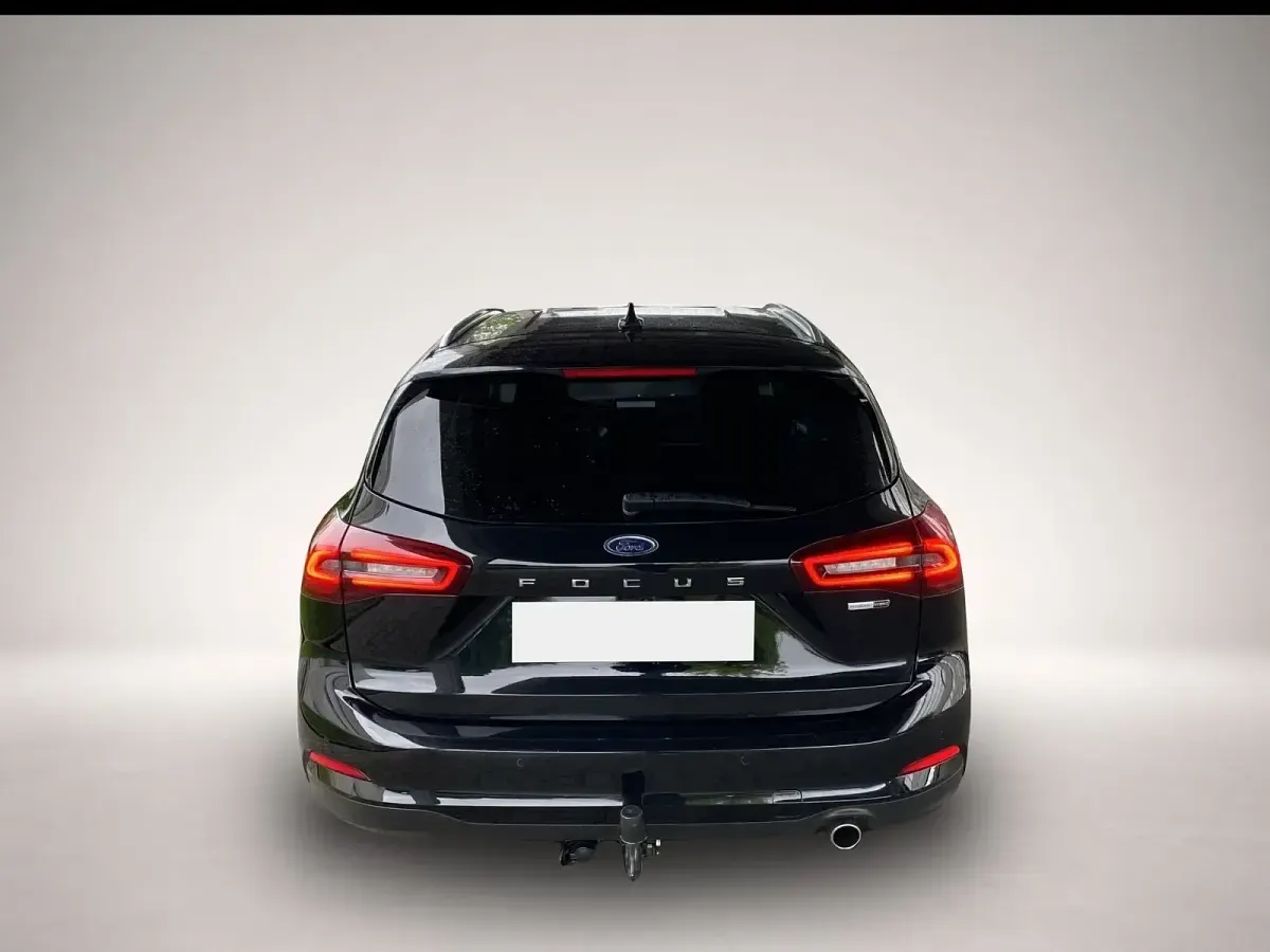 Gebraucht Ford Focus Titanium 125 PS (91 kW) 2023 Schwarz
