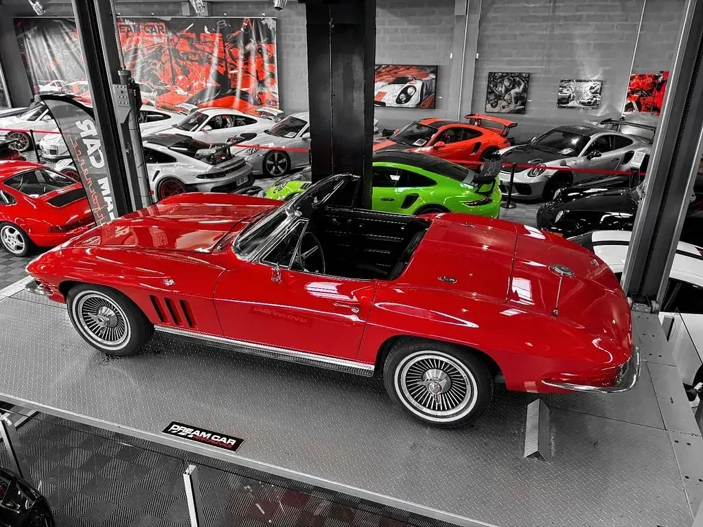 Second-hand Corvette Stingray 300 CP (220 kW) 1966 Roșu Cabrio