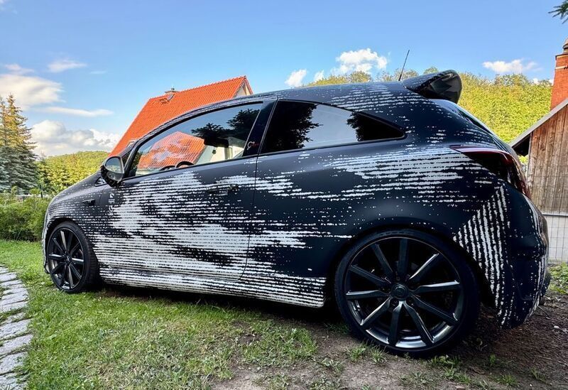 Używany Opel Corsa Edition 211 KM (155 kW) 2012 Biały Hatchback