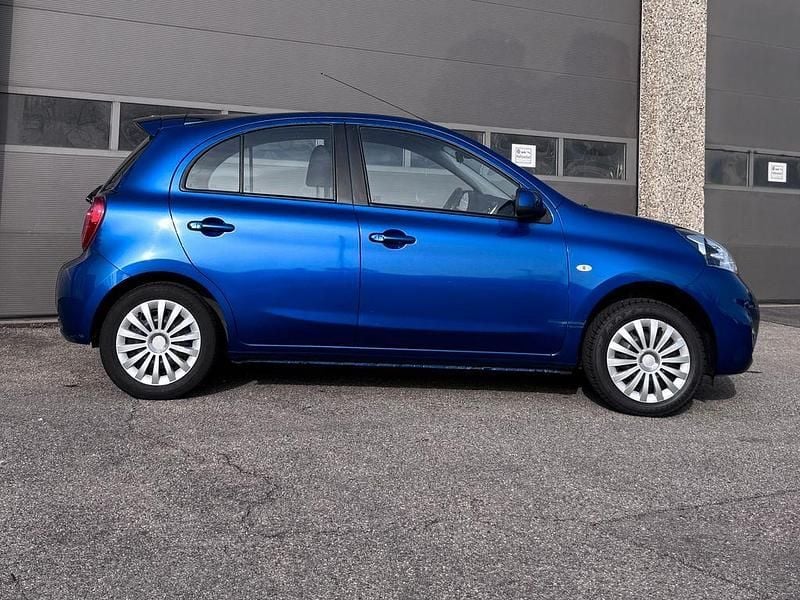 Gebraucht Nissan Micra Acenta 80 PS (58 kW) 2017 Blau Kleinwagen