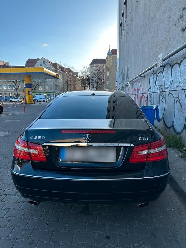 Gebraucht Mercedes E350 231 PS (169 kW) 2009 Schwarz Coupé