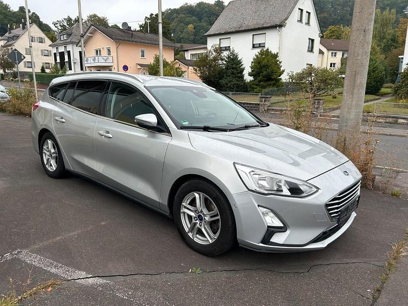 Silber Gebraucht 2019 Ford Focus Cool & Connect Kombi | 5.990 € (Superpreis) - Bild 1/4