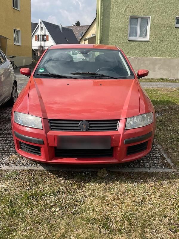 Gebraucht Fiat Stilo 133 PS (97 kW) 2003 Rot Limousine