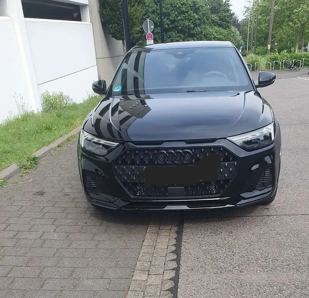 Gebraucht Audi A1 Ambiente 150 PS (110 kW) 2024 Schwarz SUV