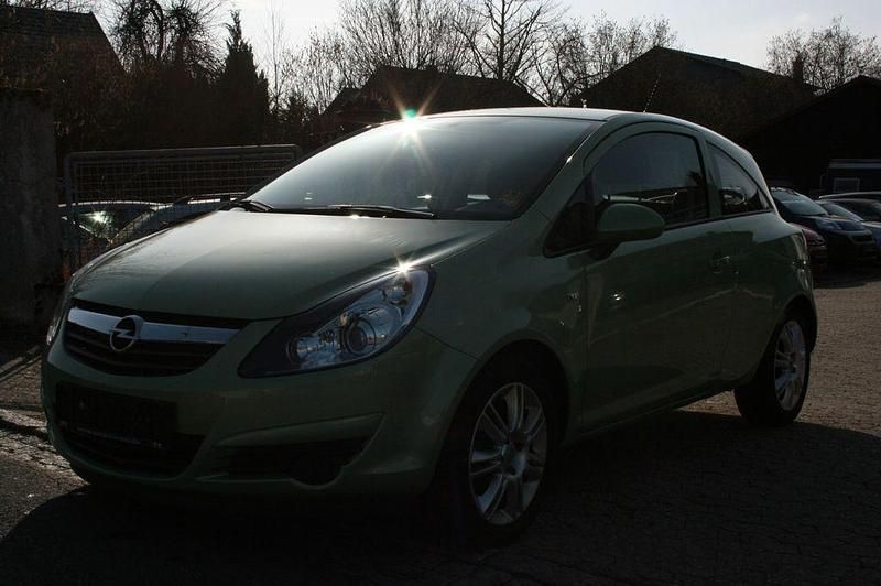 Gebraucht Opel Corsa Edition 80 PS (58 kW) 2009 Grün Kleinwagen
