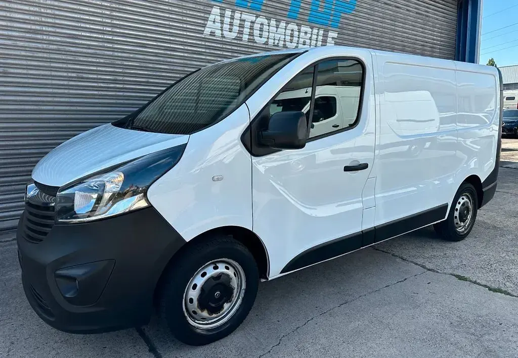 Gebraucht Opel Vivaro 121 PS (88 kW) 2018 Weiß Van / Kleinbus