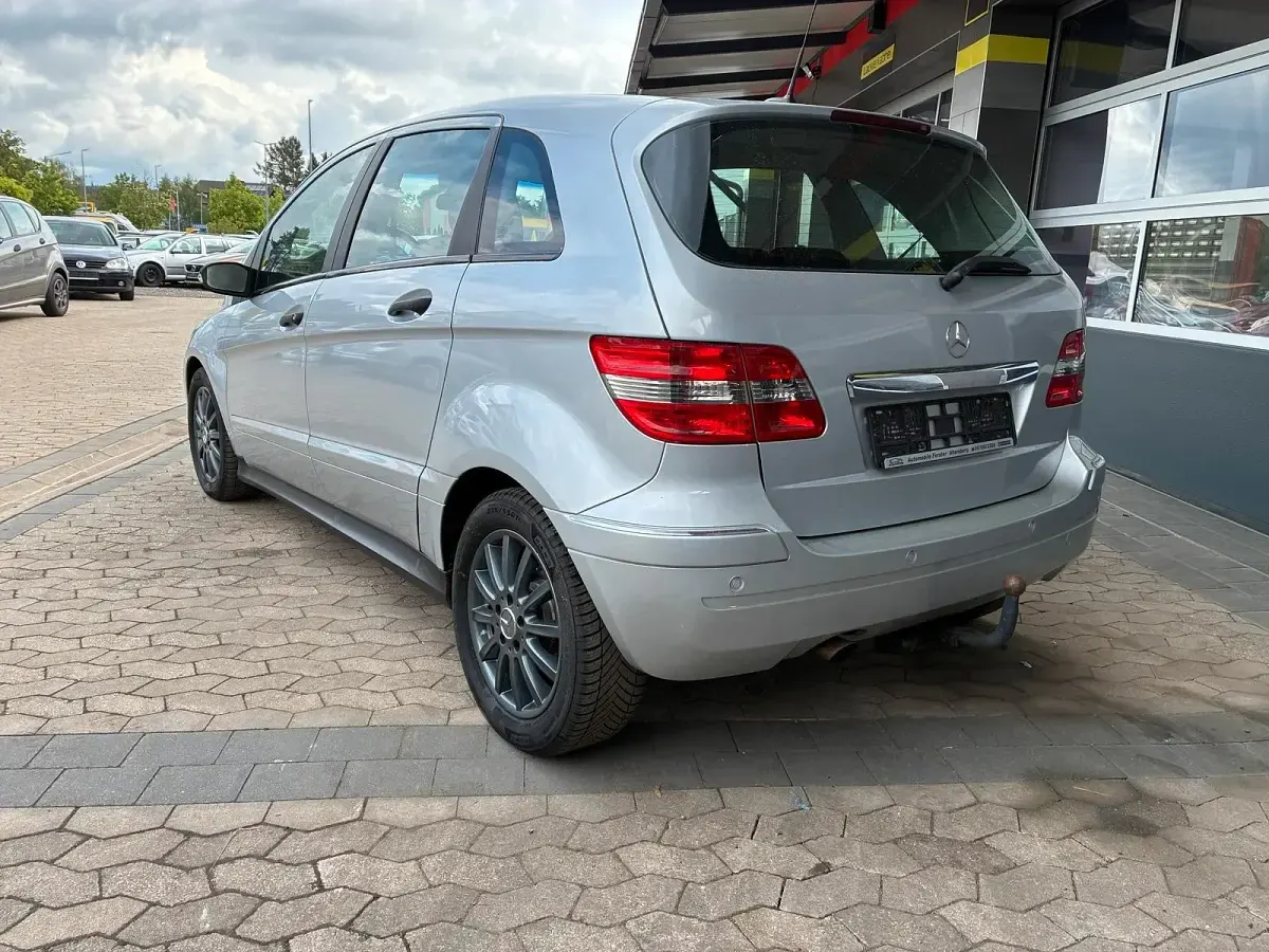 Gebraucht Mercedes B200 136 PS (100 kW) 2006 Silber Van / Kleinbus