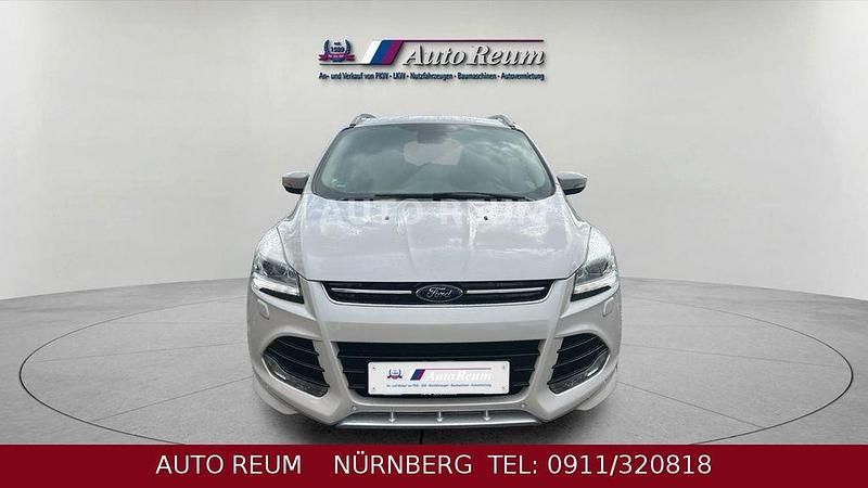 Gebraucht Ford Kuga Individual 179 PS (131 kW) 2016 Weiß SUV