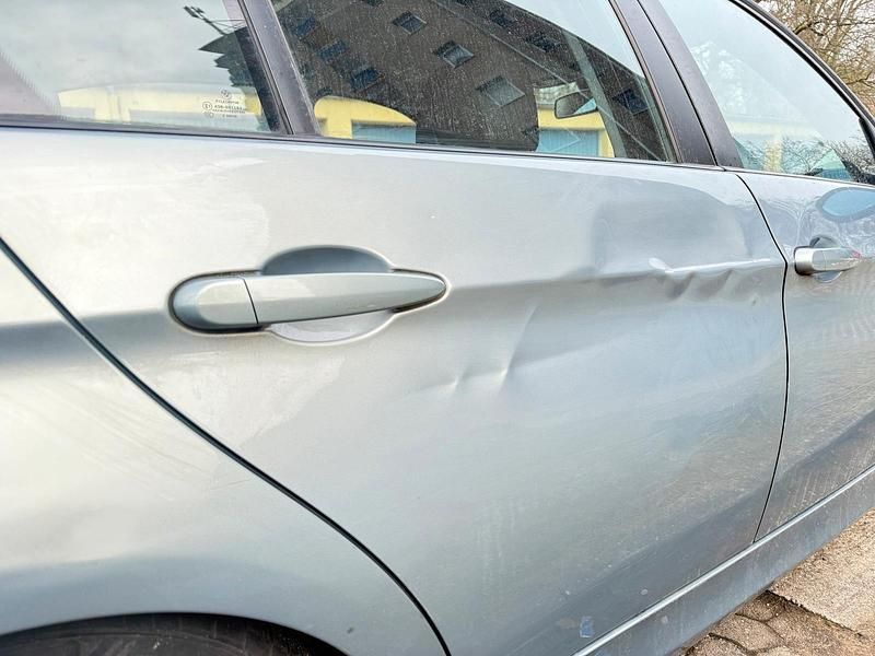 Gebraucht BMW 318 129 PS (94 kW) 2007 Blau Limousine