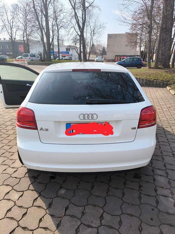 Gebraucht Audi A3 102 PS (75 kW) 2010 Weiß Kleinwagen