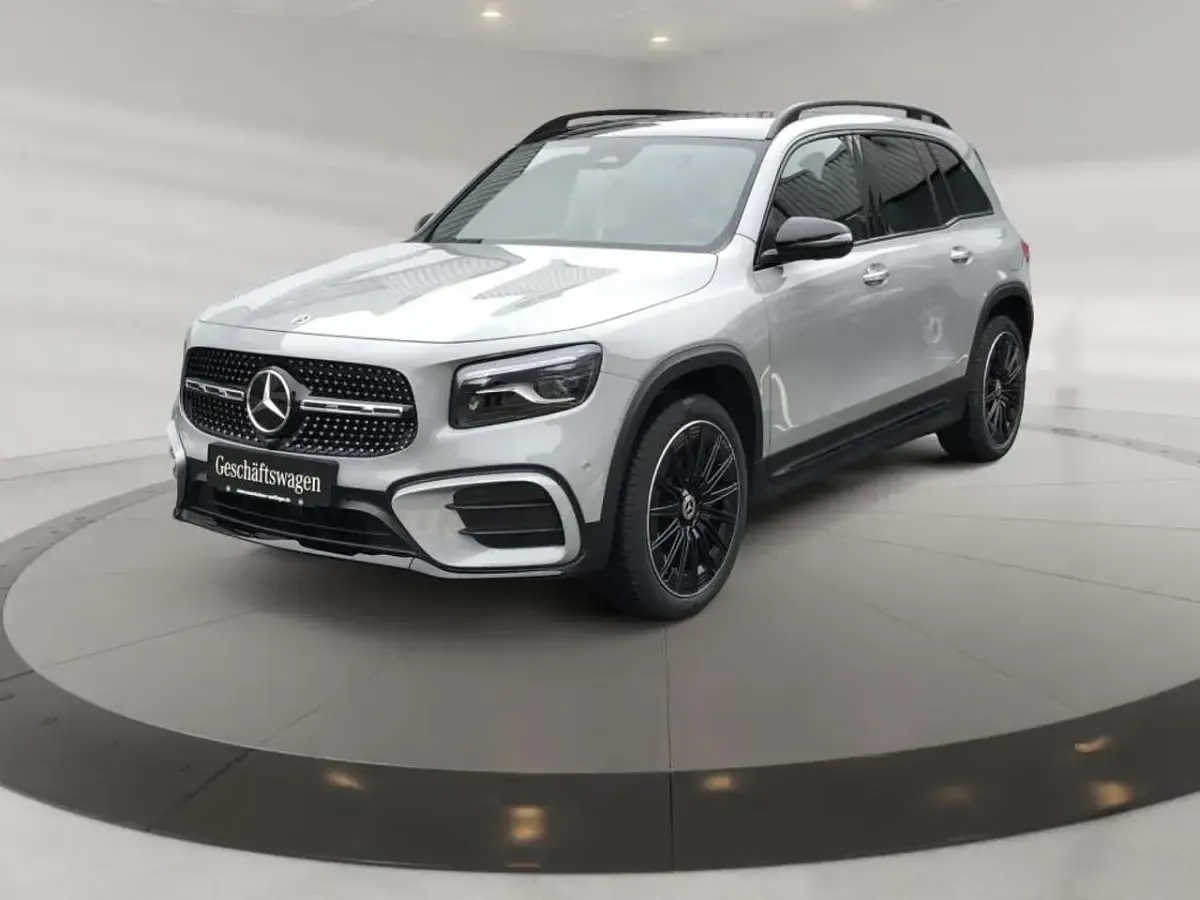 Gebraucht Mercedes GLB200 AMG 163 PS (119 kW) 2026 Grau SUV