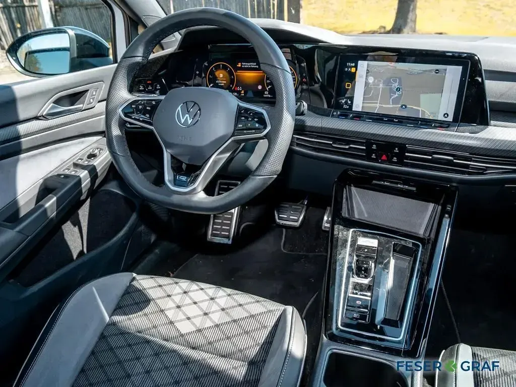 Gebraucht VW Golf VIII R-line 150 PS (110 kW) 2024 Pure white Kombi