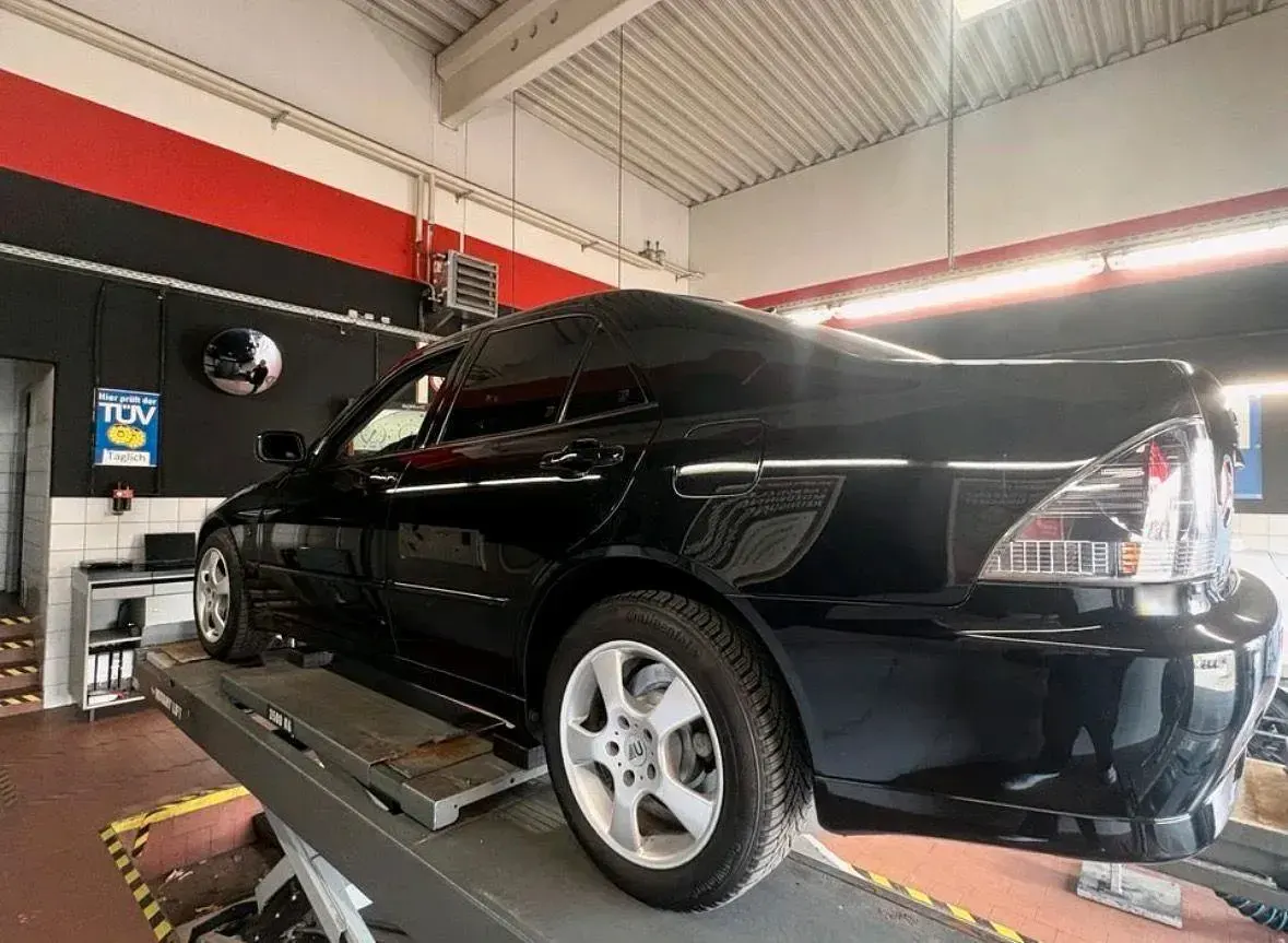 Gebraucht Lexus IS200 155 PS (114 kW) 2004 Schwarz Limousine