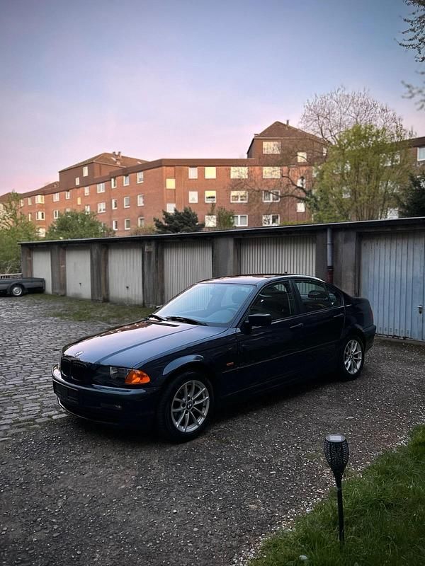 Usado BMW 320 136 HP (100 kW) 2000 Azul Sedan
