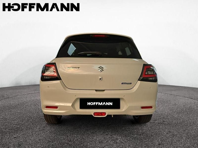 Gebraucht Suzuki Swift Comfort 83 PS (61 kW) 2024 Pure white pearl metallic Kleinwagen