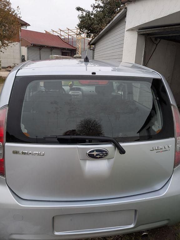 Silber Gebraucht 2010 Subaru Justy Trend Kleinwagen | 1.999 € (Fairer Preis) - Bild 1/4