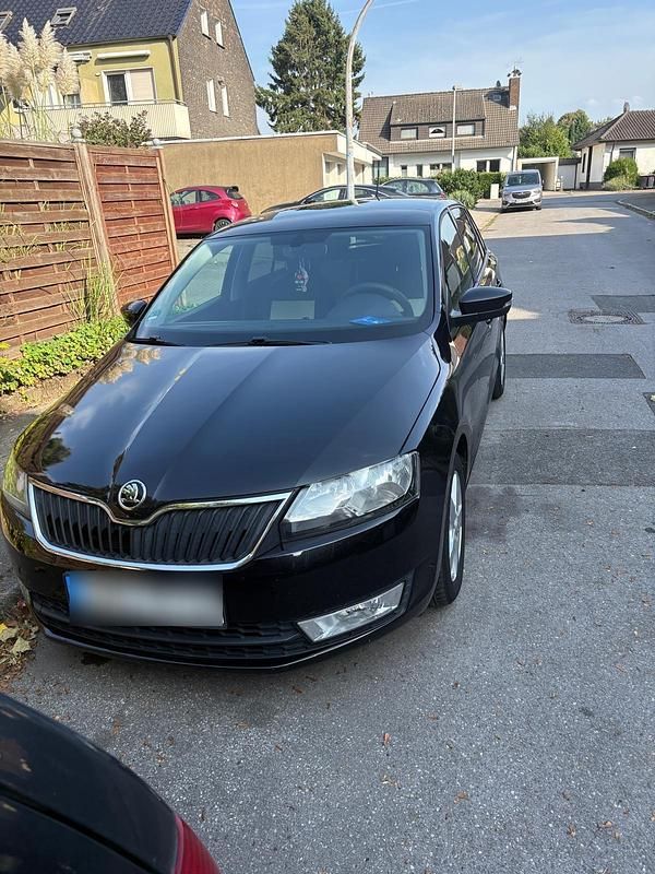 Schwarz Gebraucht 2015 Skoda Rapid Limousine | 7.150 € (Fairer Preis) - Bild 1/4