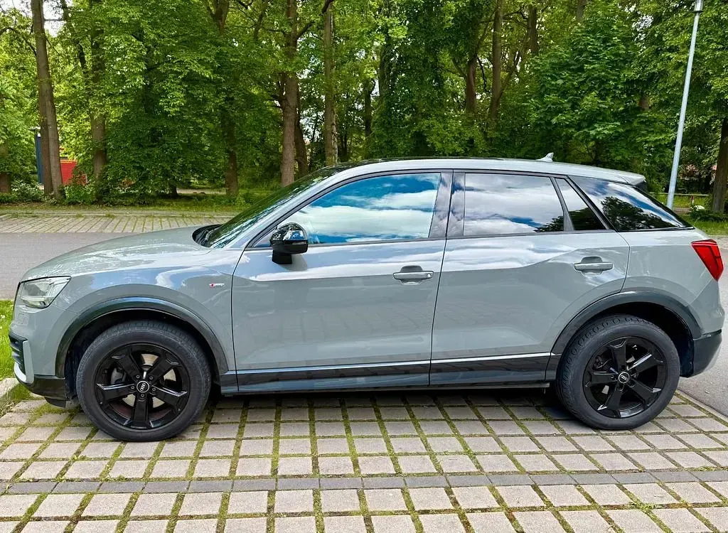 Używany Audi Q2 Design 116 KM (85 kW) 2017 Szary SUV