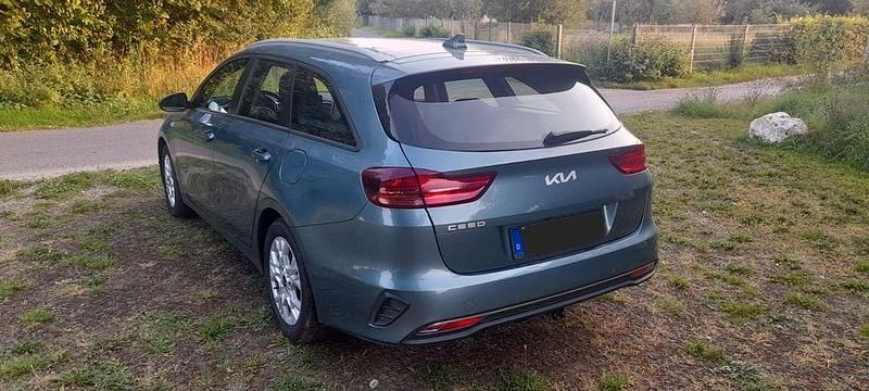 Gebraucht Kia Ceed Sportswagon Edition 7 101 PS (74 kW) 2023 Grün Kombi