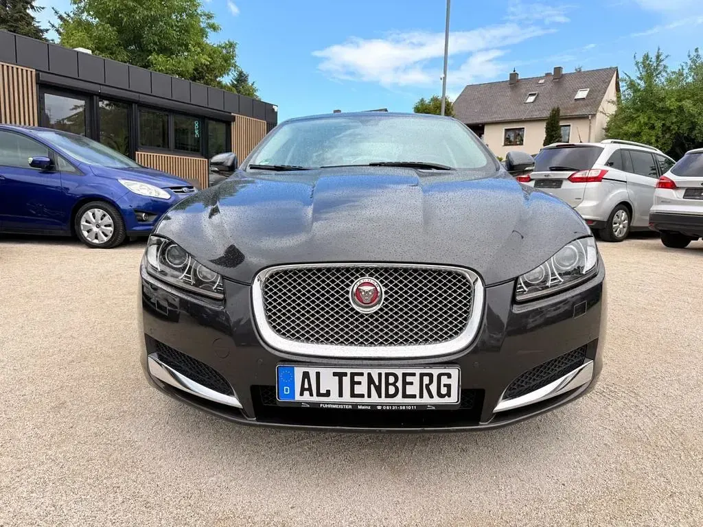 Gebraucht Jaguar XF 200 PS (147 kW) 2015 Grau Limousine