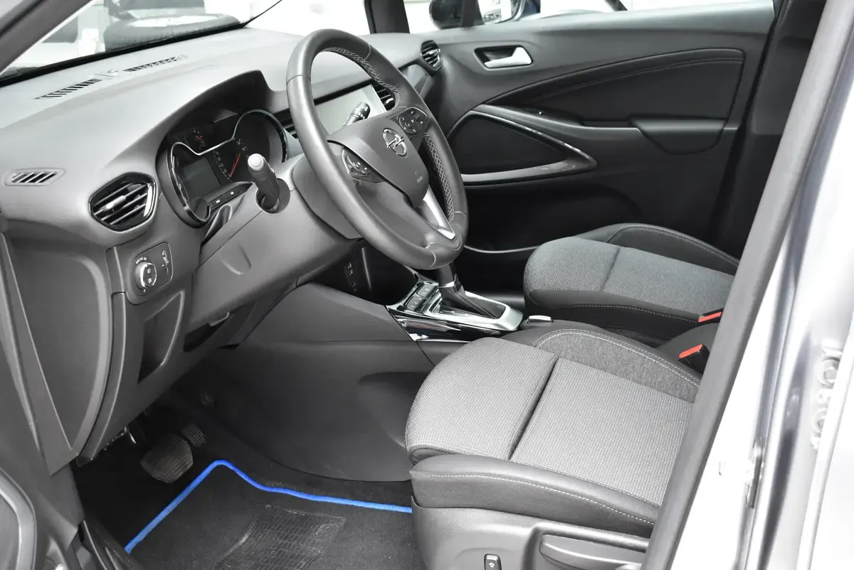 Gebraucht Opel Crossland Elegance 131 PS (96 kW) 2024 Schwarz karbon schwarz met. SUV