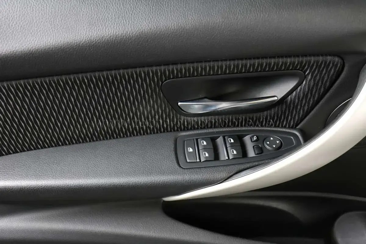 Gebraucht BMW 320 184 PS (135 kW) 2018 Alpinweiss iii (300) Kombi