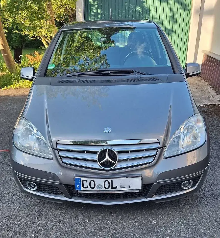Gebraucht Mercedes A180 Avantgarde 116 PS (85 kW) 2009 Grau Limousine