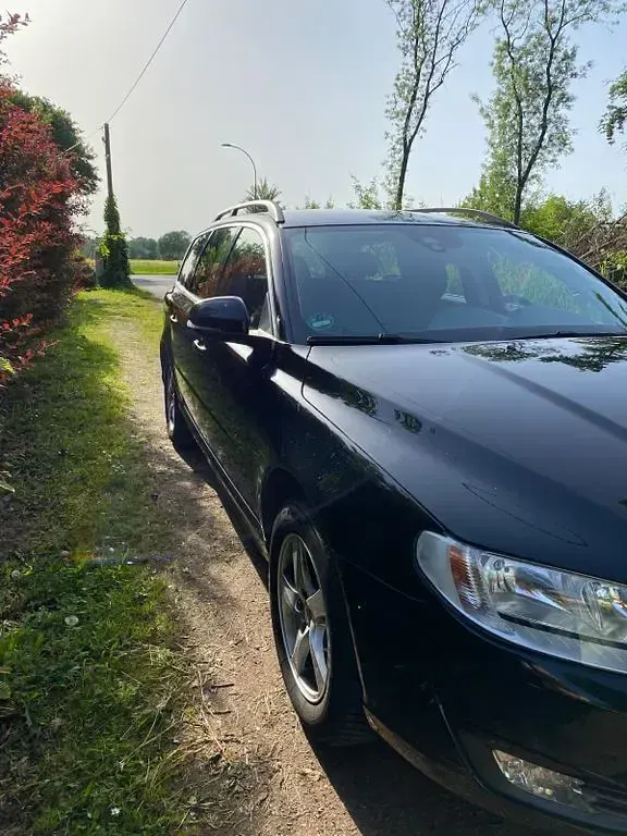 Używany Volvo V70 Standard 120 KM (88 kW) 2016 Czarny Kombi