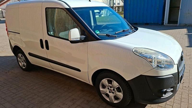 Gebraucht Fiat Doblò 90 PS (66 kW) 2014 Weiß Van / Kleinbus